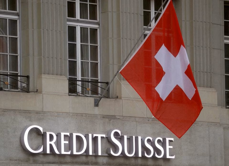 Former top Credit Suisse shareholder sells full stake in bank